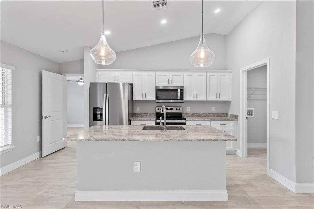 CAPE CORAL - Residential