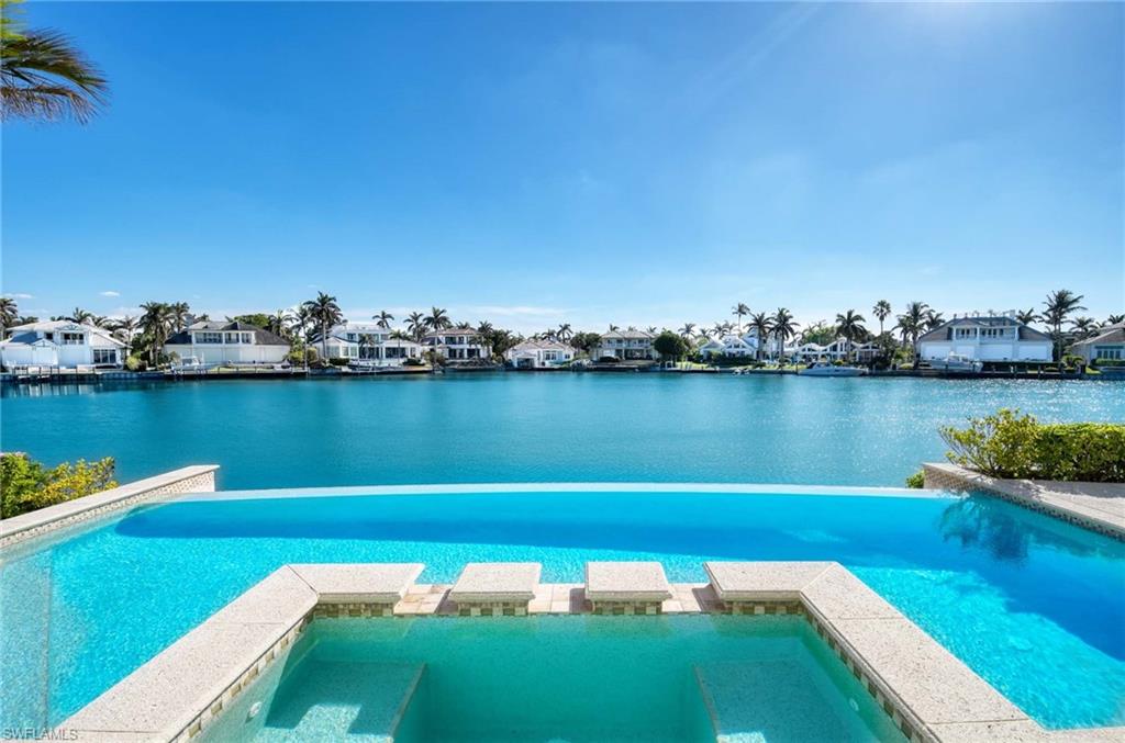 MOORINGS - Residential