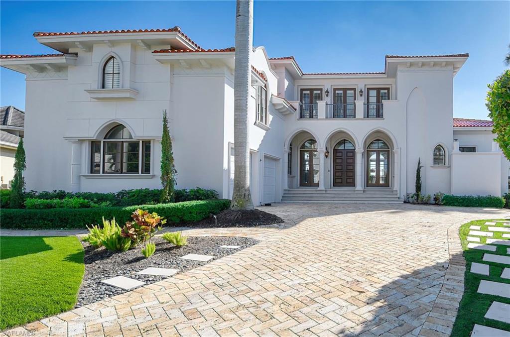 MOORINGS - Residential