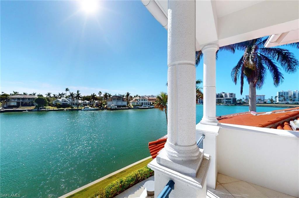 MOORINGS - Residential