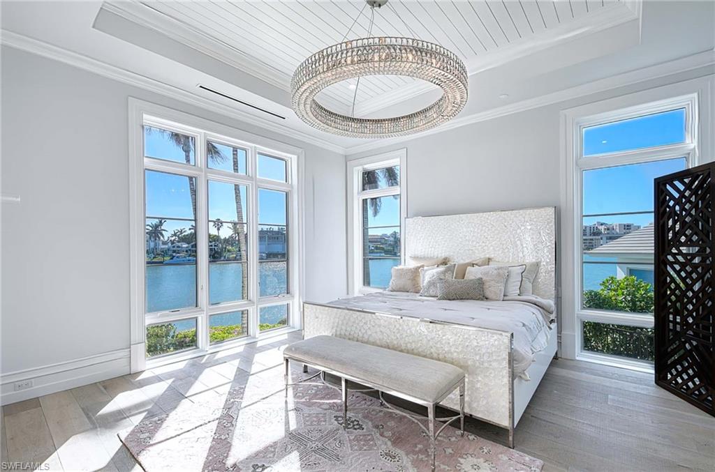 MOORINGS - Residential