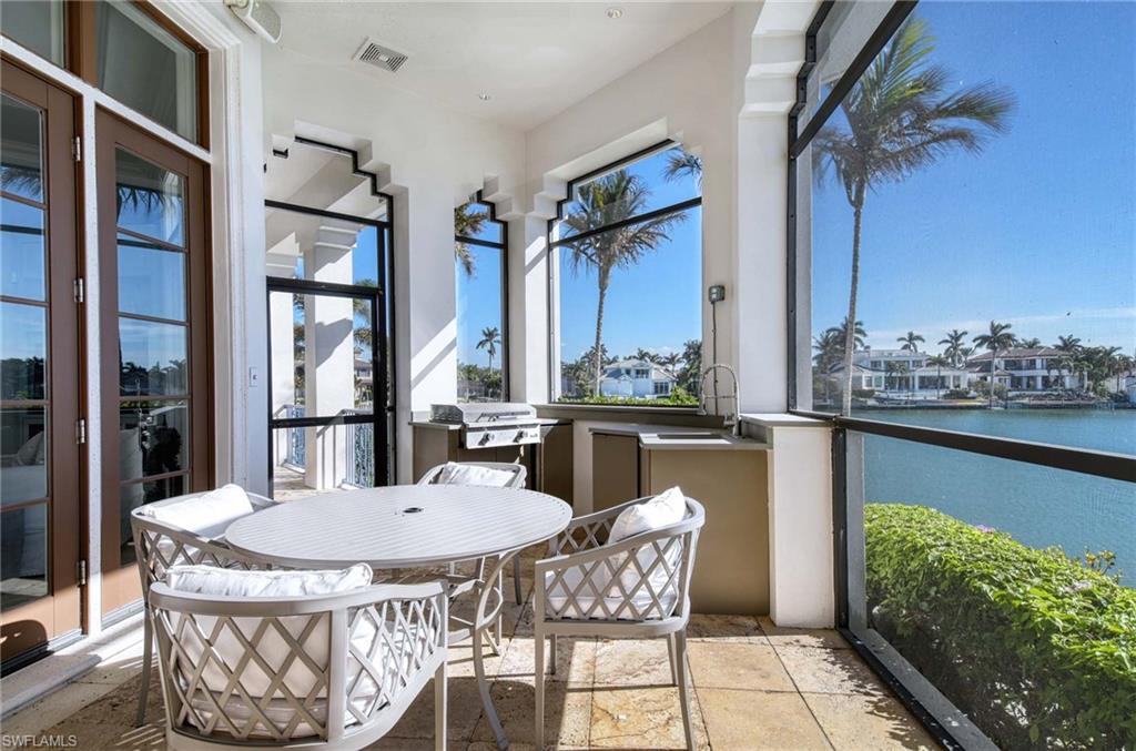 MOORINGS - Residential