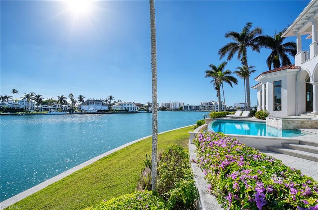 MOORINGS - Residential