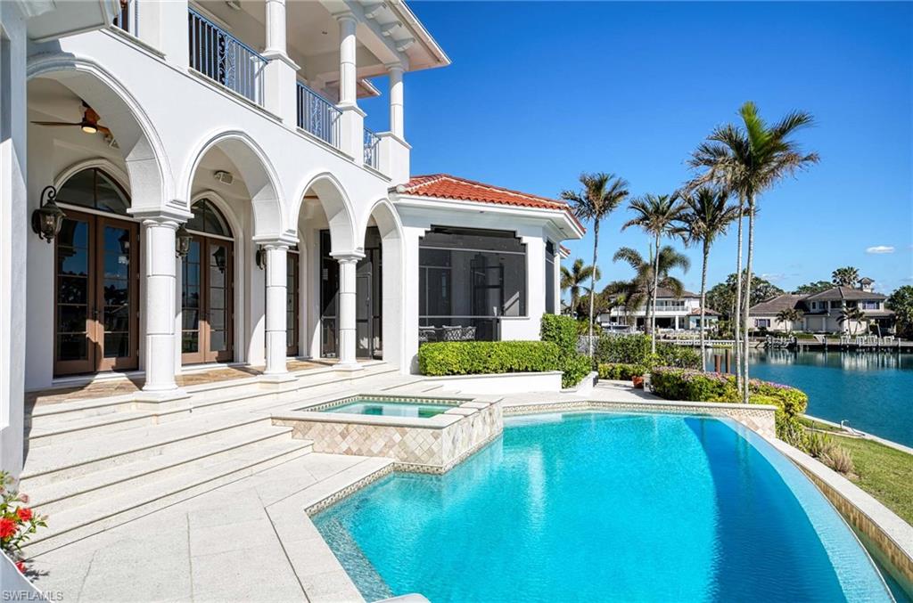 MOORINGS - Residential