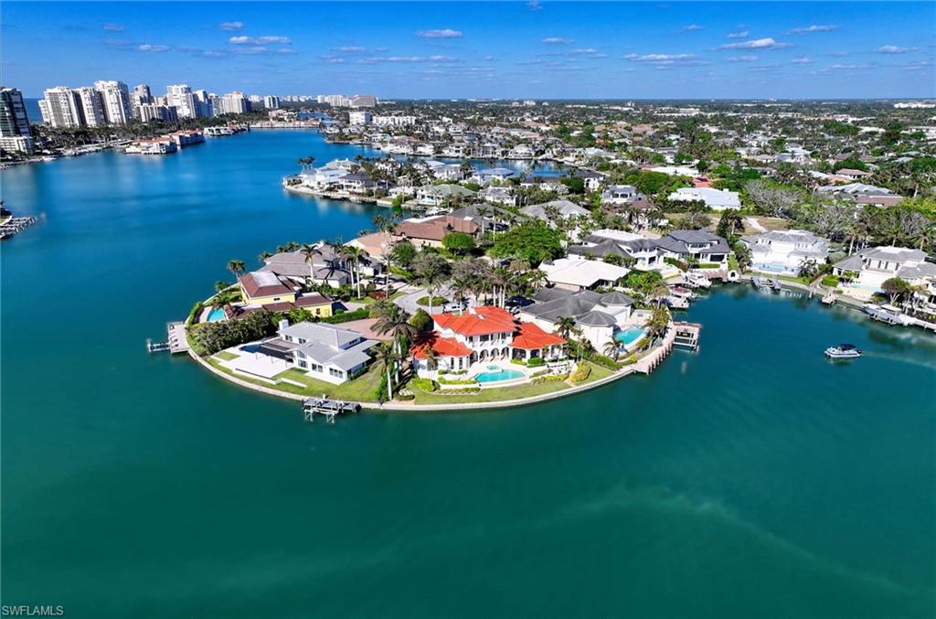 MOORINGS - Residential