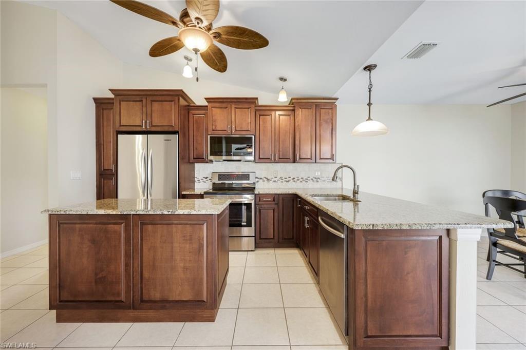 CAPE CORAL - Residential