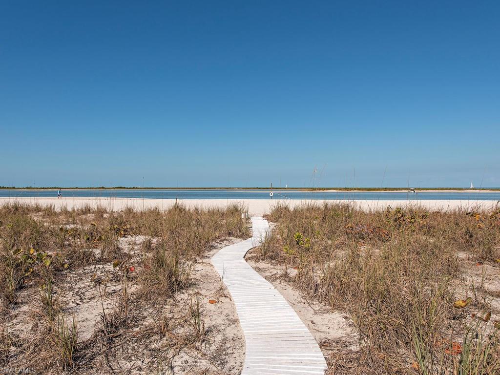 HIDEAWAY BEACH - Residential