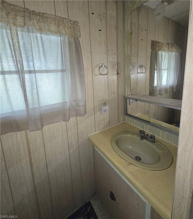 LAZY DAYS MOBILE VILLAGE - Residential