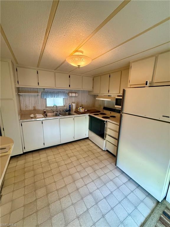 RIVIERA COLONY - Residential