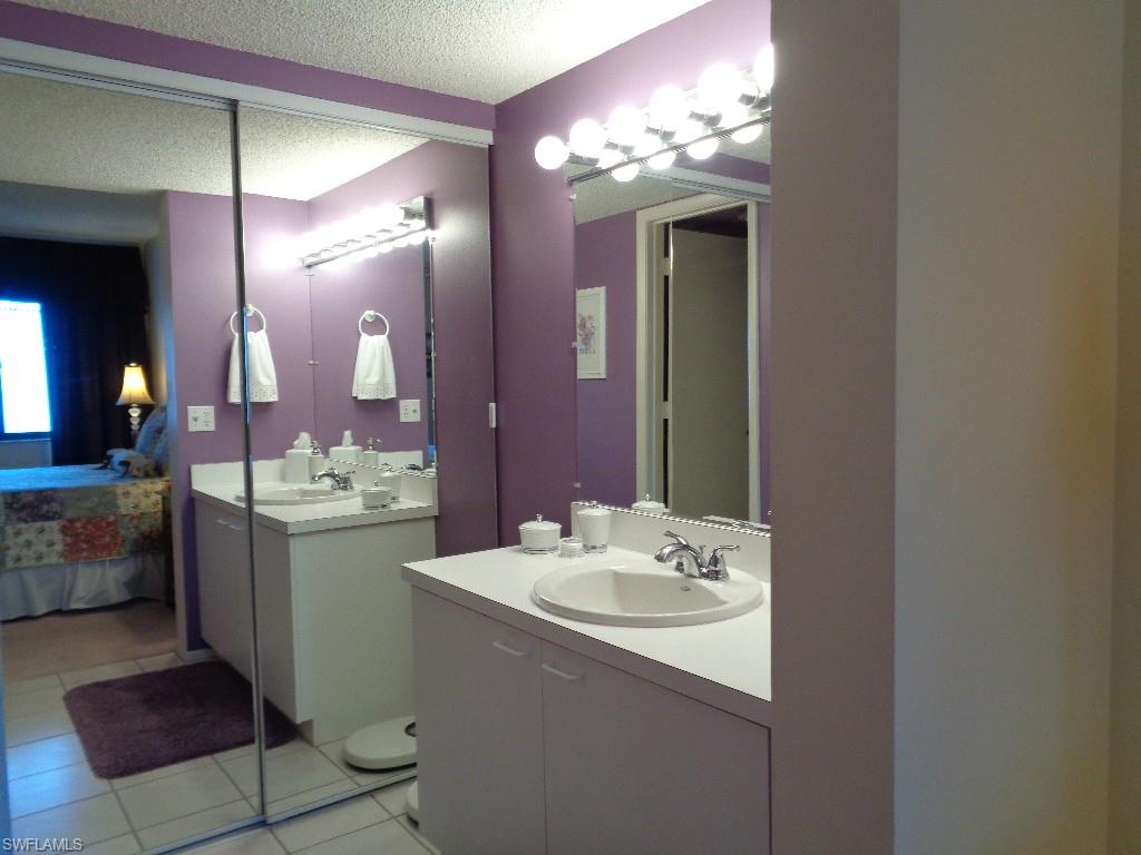 SEVEN LAKES - Residential