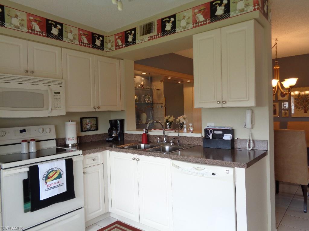 SEVEN LAKES - Residential