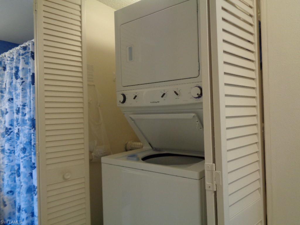 SEVEN LAKES - Residential