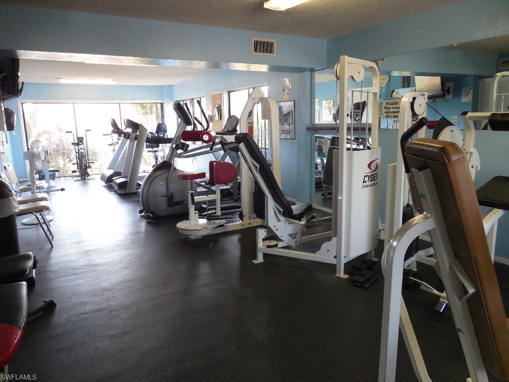 SEVEN LAKES - Residential