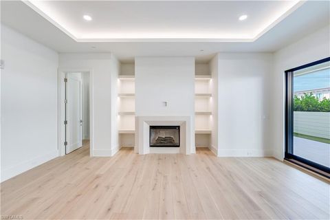 82 9TH ST S 205 NAPLES FL 34102