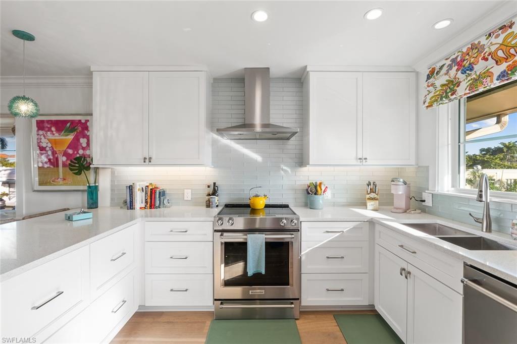 AQUALANE MANOR - Residential