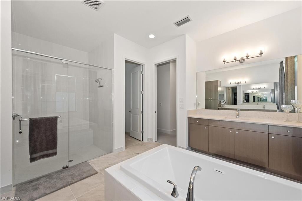 VALENCIA TRAILS - Residential