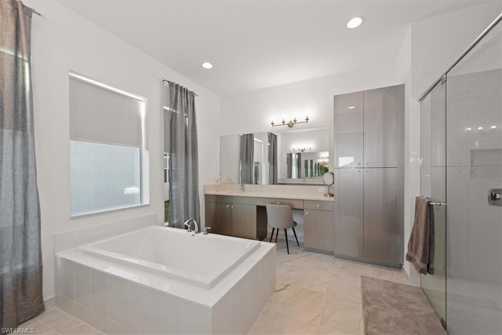 VALENCIA TRAILS - Residential