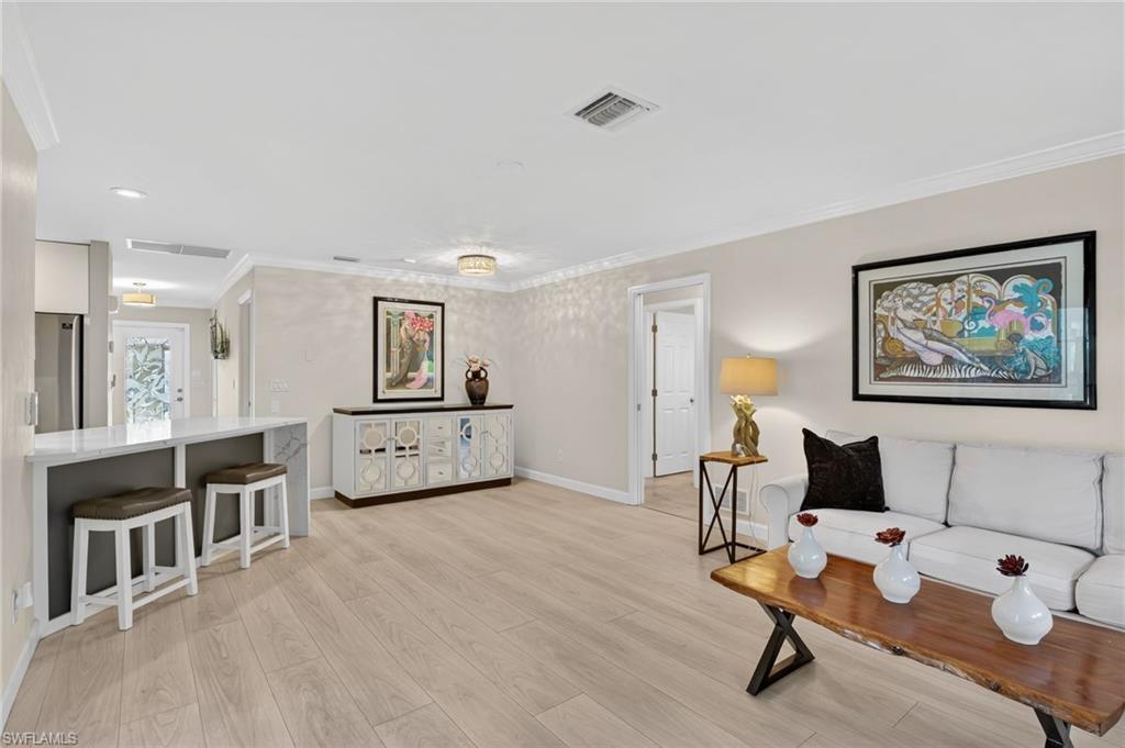 KINGS LAKE - Residential