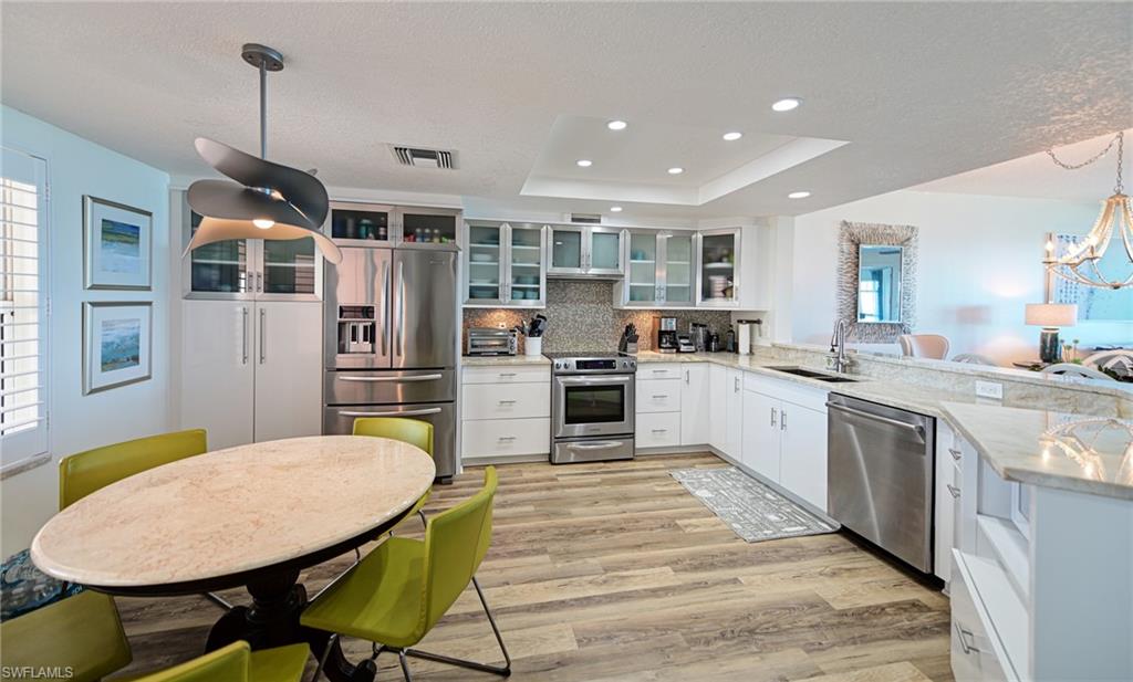 BAREFOOT BEACH CLUB - Residential