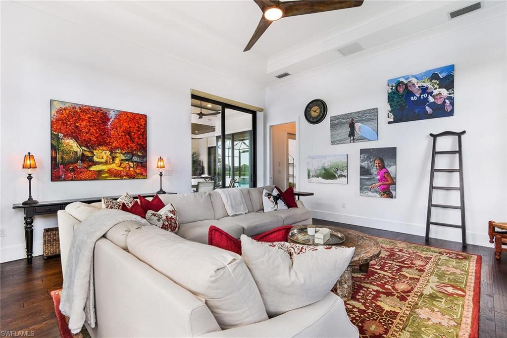 ESPLANADE - Residential