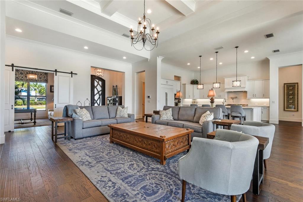 ESPLANADE - Residential