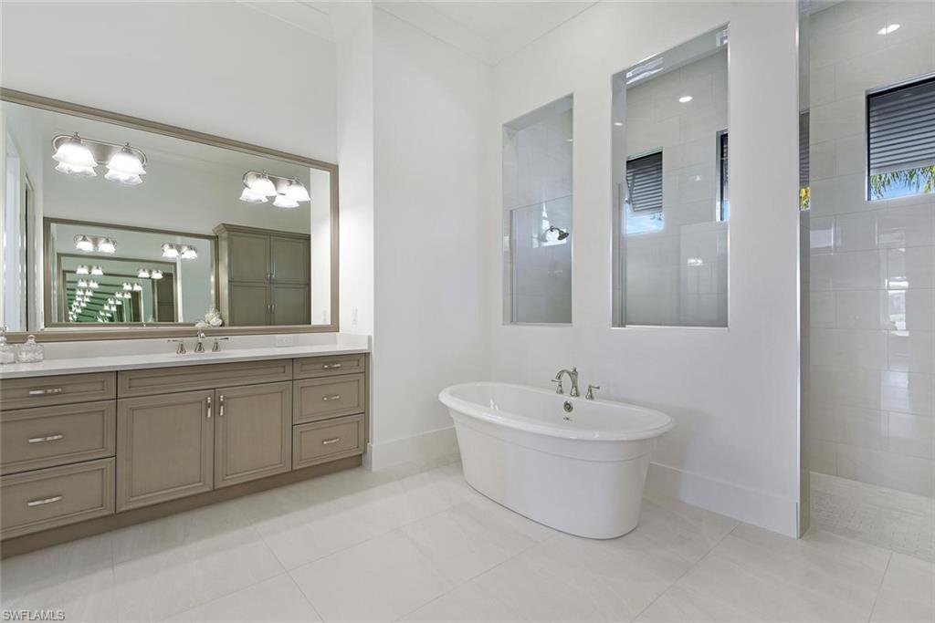 ESPLANADE - Residential