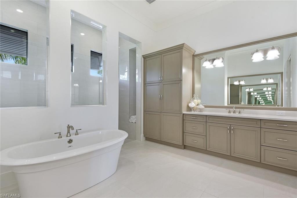 ESPLANADE - Residential