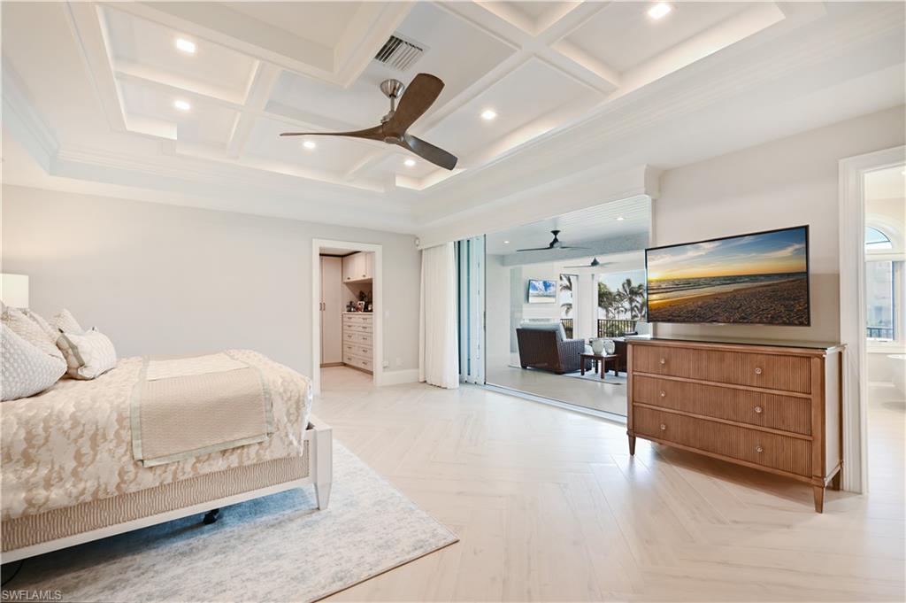 BAREFOOT BEACH - Residential