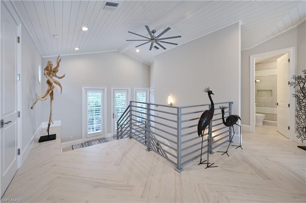 BAREFOOT BEACH - Residential