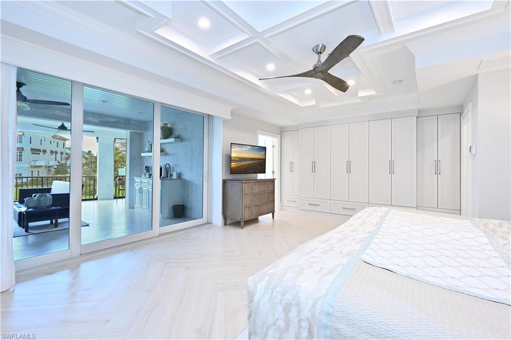 BAREFOOT BEACH - Residential