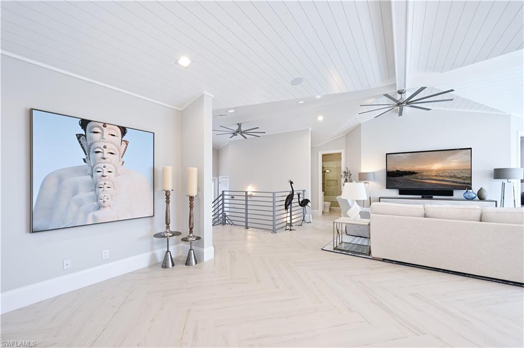 BAREFOOT BEACH - Residential