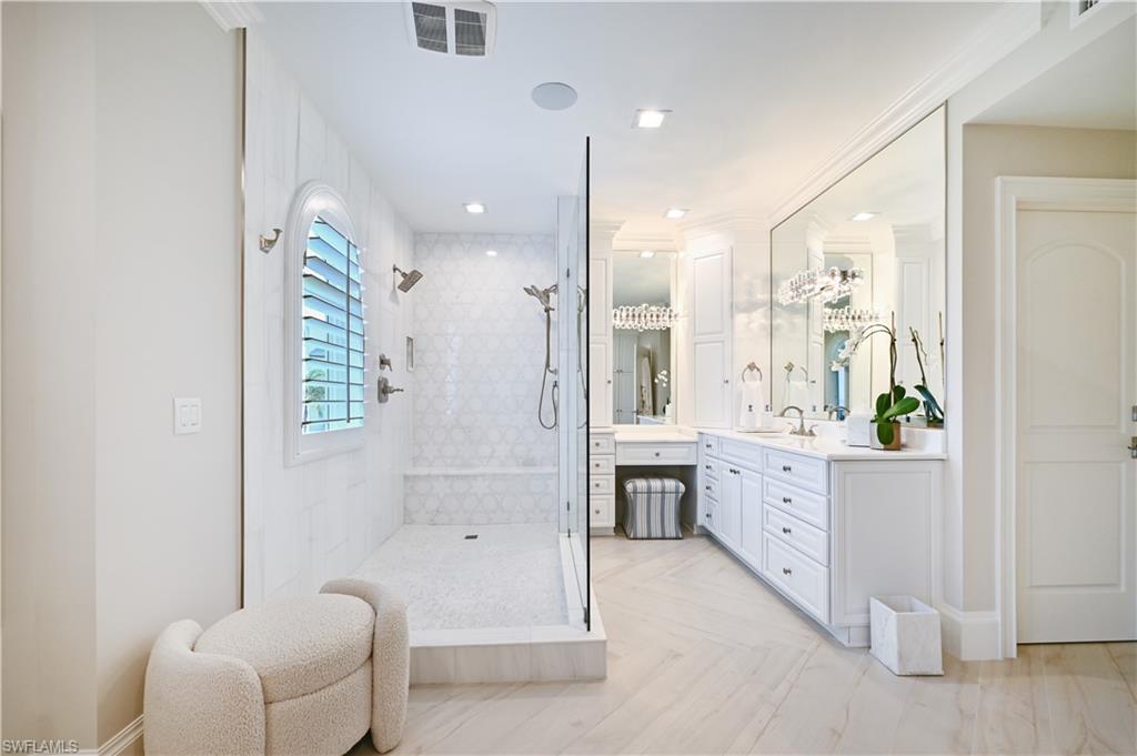 BAREFOOT BEACH - Residential