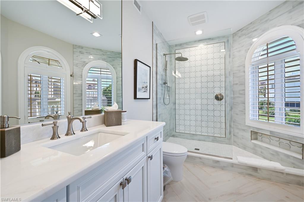 BAREFOOT BEACH - Residential