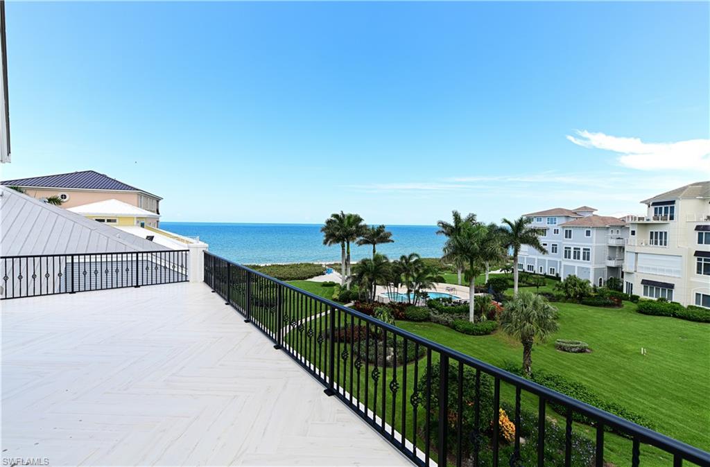 BAREFOOT BEACH - Residential