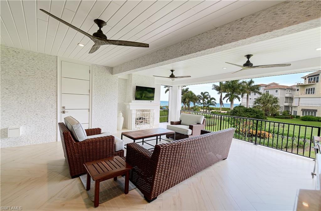 BAREFOOT BEACH - Residential