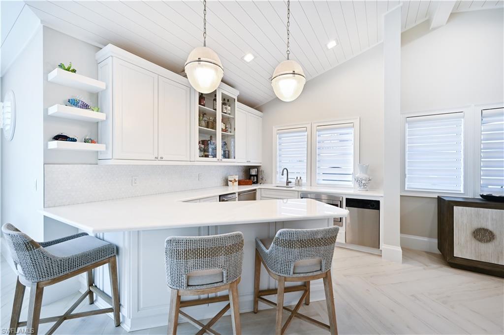 BAREFOOT BEACH - Residential