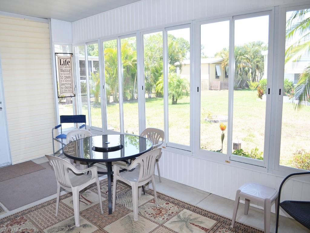 COUNTRY LAKES - Residential