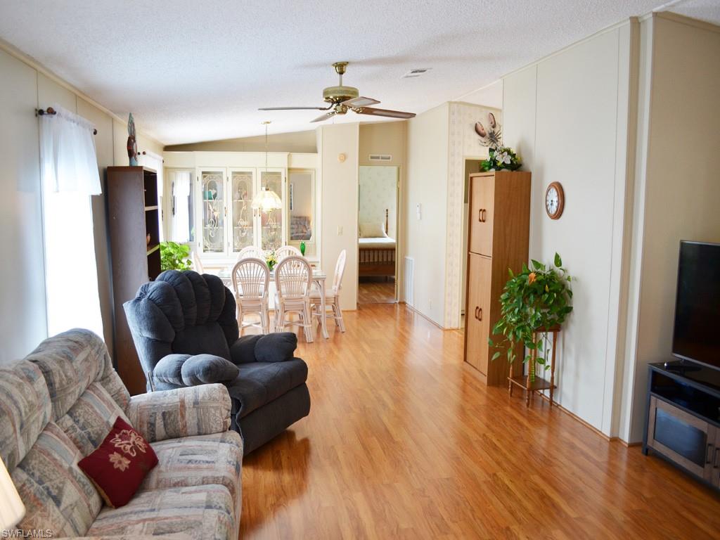 COUNTRY LAKES - Residential