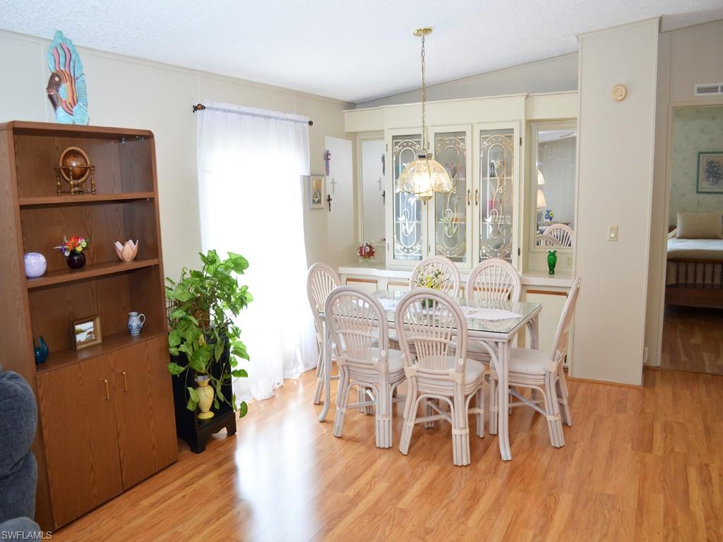 COUNTRY LAKES - Residential