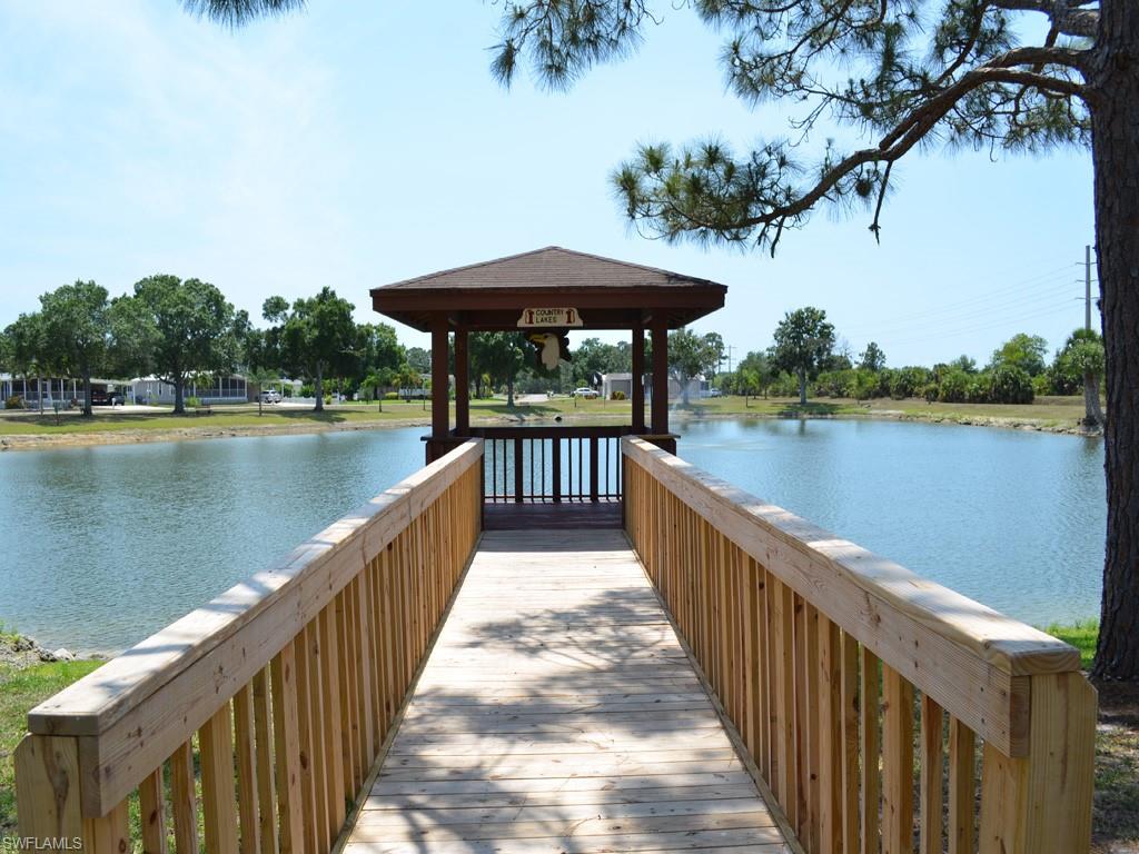 COUNTRY LAKES - Residential