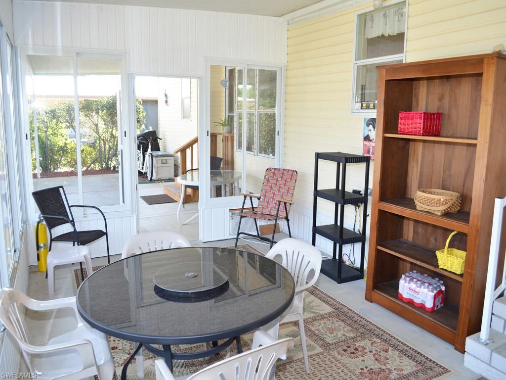 COUNTRY LAKES - Residential