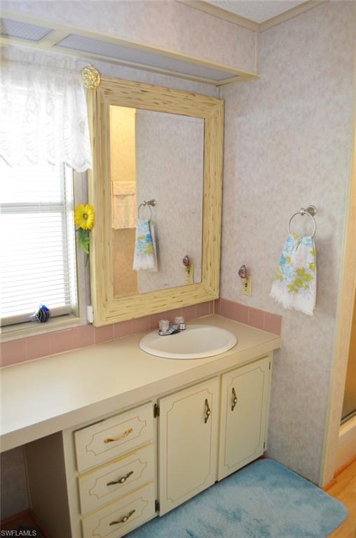 COUNTRY LAKES - Residential