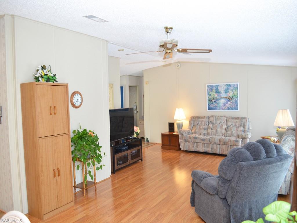 COUNTRY LAKES - Residential