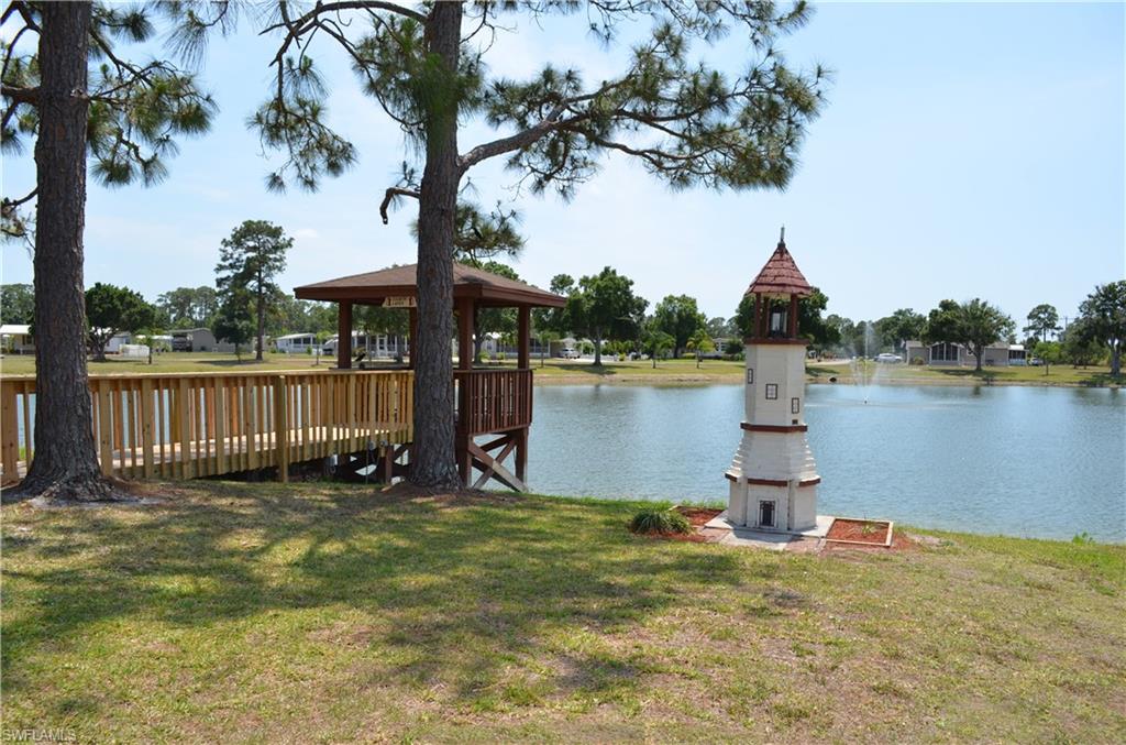 COUNTRY LAKES - Residential