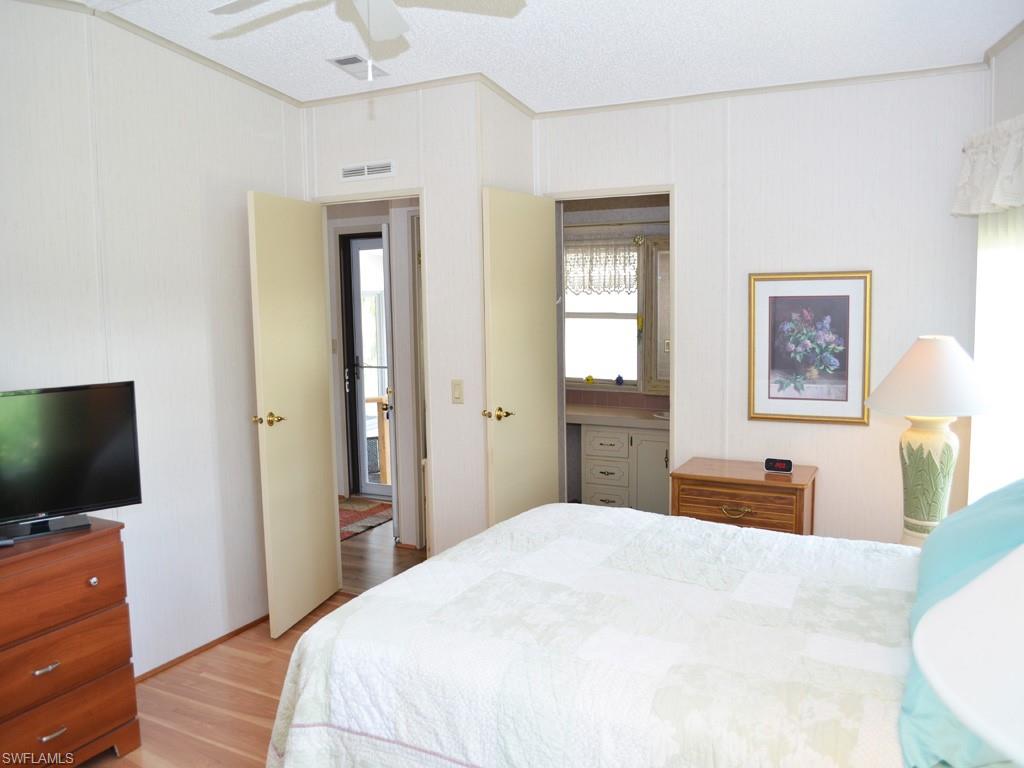 COUNTRY LAKES - Residential