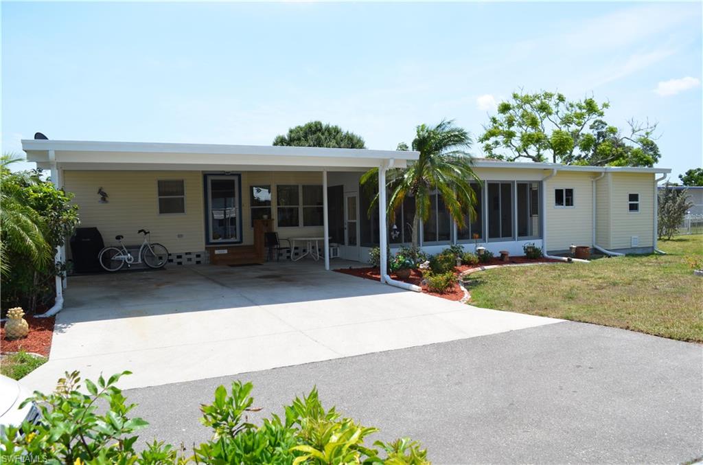 COUNTRY LAKES - Residential