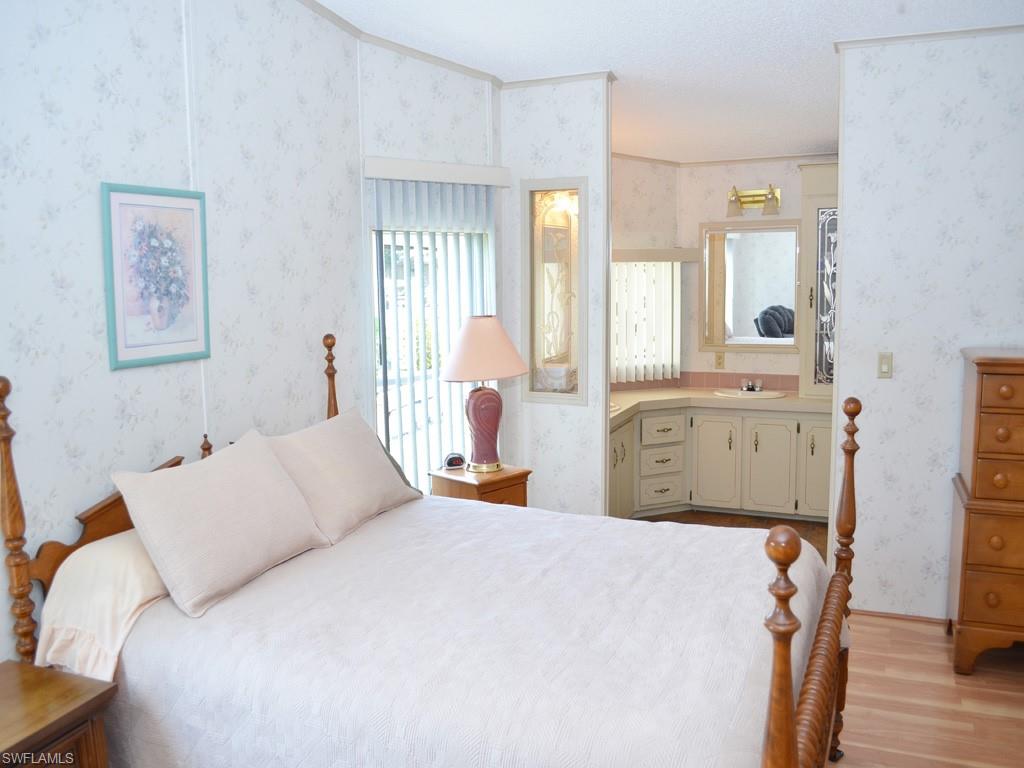 COUNTRY LAKES - Residential