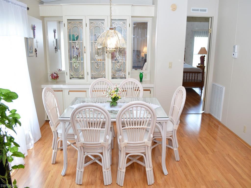 COUNTRY LAKES - Residential