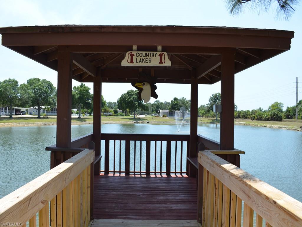 COUNTRY LAKES - Residential