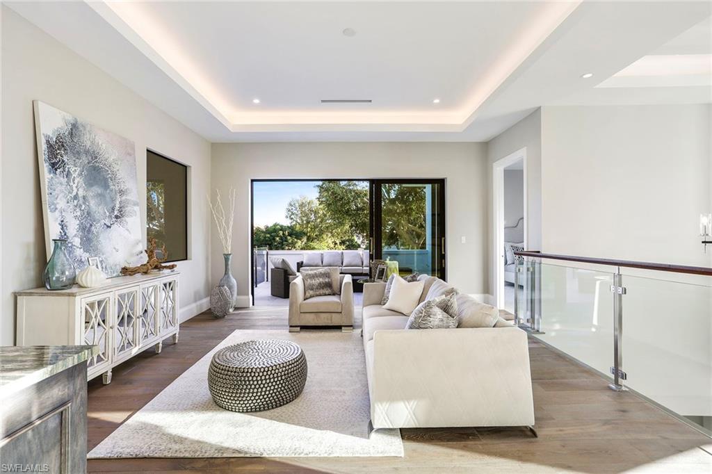 PARK SHORE - Residential